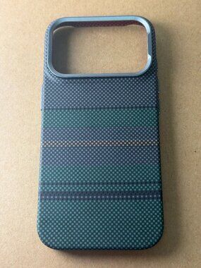 Green Stripe Pixel Metal Lens Case